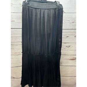 Rachel Zoe‎ XS long flowy skirt with accordion type fabric - 3130